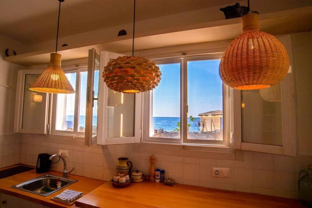 Romantic House 6 Steps From The Sea Мохлос Экстерьер фото